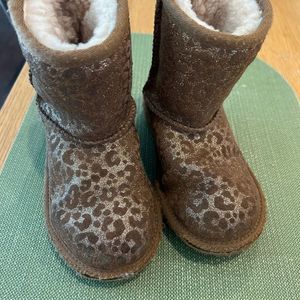 Ugg kid boot size 11